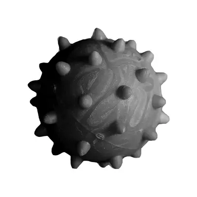 Brinquedo Cães LCM Borracha Bola Maciça com Cravo Extraforte P